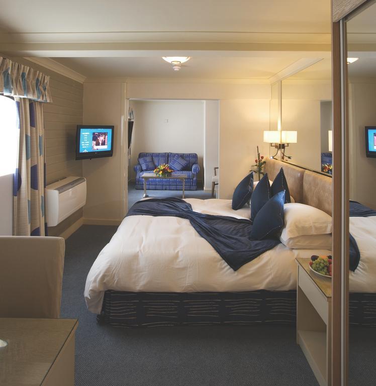Cobo Bay Hotel Castel Room photo